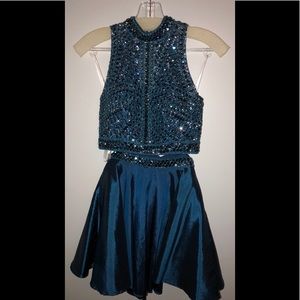 Blue 2 piece Sherri Hill homecoming dress 💙